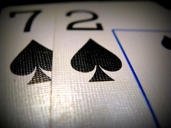 德州扑克为什么是技术游戏 - 德州扑克为什么是技术游戏?从位置、赔率到范围思维深度解析