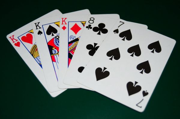 https://www.gambling911.com/gambling/conor-mcgregor-vs-max-holloway-betting-odds-17-05-2026.html - 康纳vs霍洛威赔率揭秘:MMA巨星跨界德扑的5大陷阱
