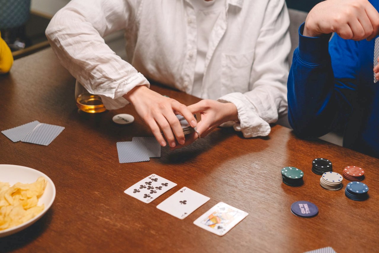 微级别翻前弃AJ，是谨慎还是过度？一手2NL牌局复盘
