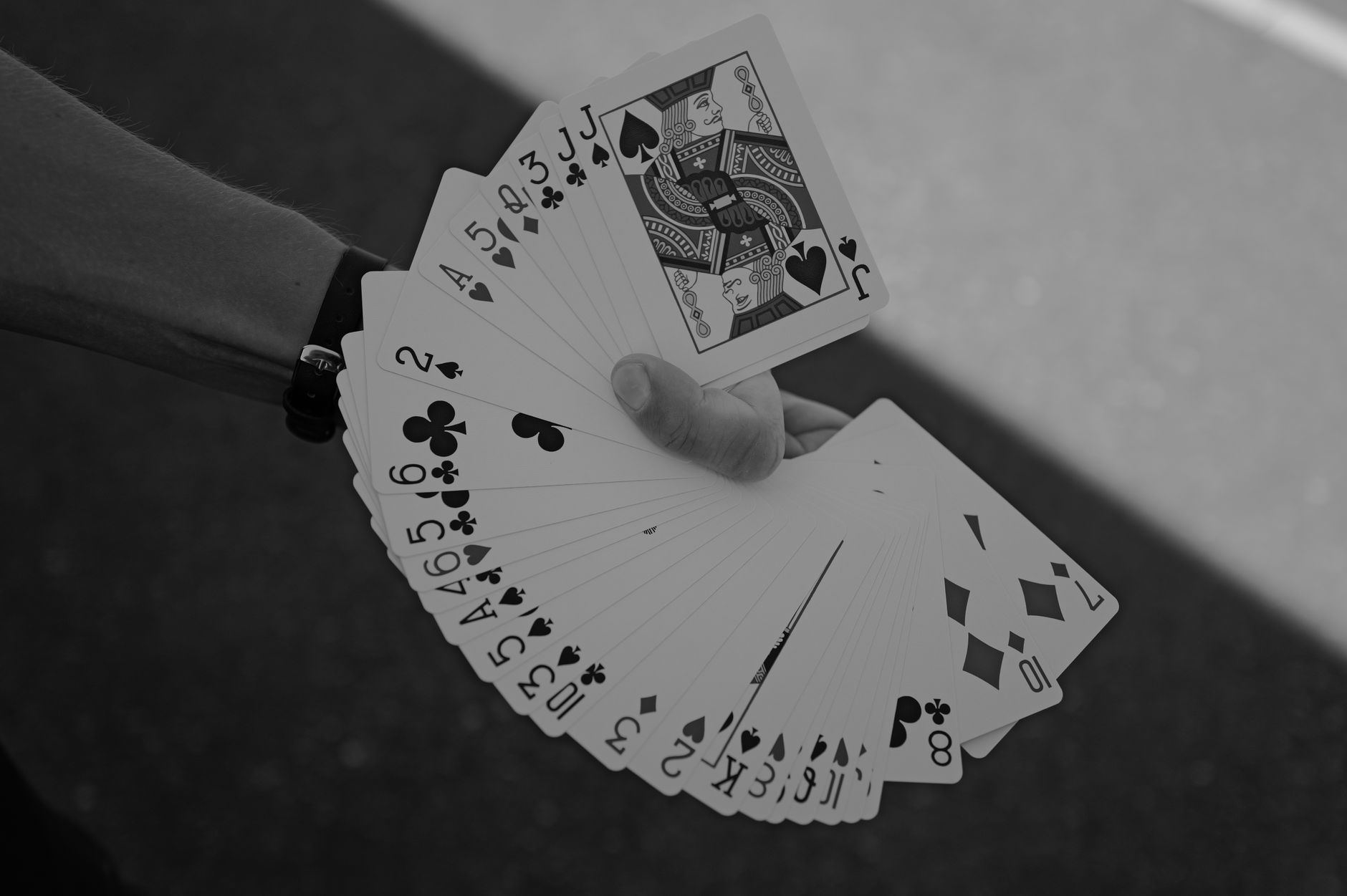 扑克心理弱点识别指南：四个维度帮你定位短板